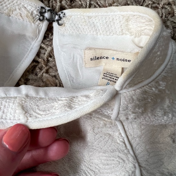 White lace dress - Picture 5 of 5